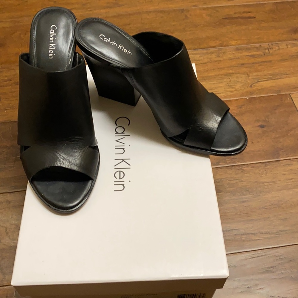Calvin Klein black sandals 7.5M.